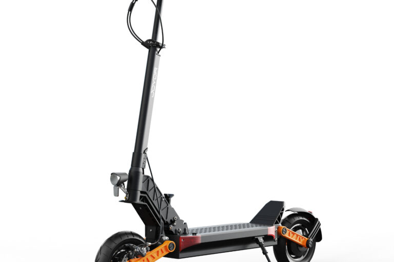 Adult Off-Road Electric Scooter (7) Adult off-road electric scooter for rugged terrain