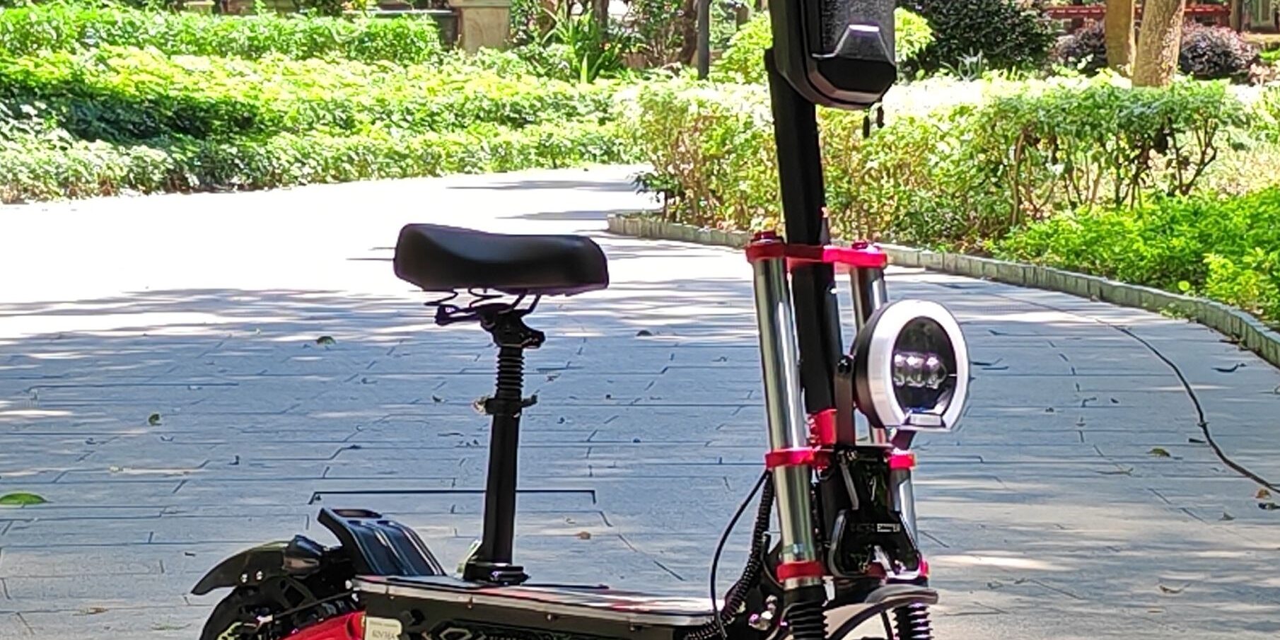 New model adult electric scooter with seat for commuting